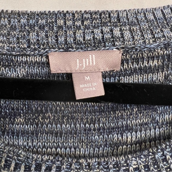 Elegant Knit Dress - Picture 9 of 11